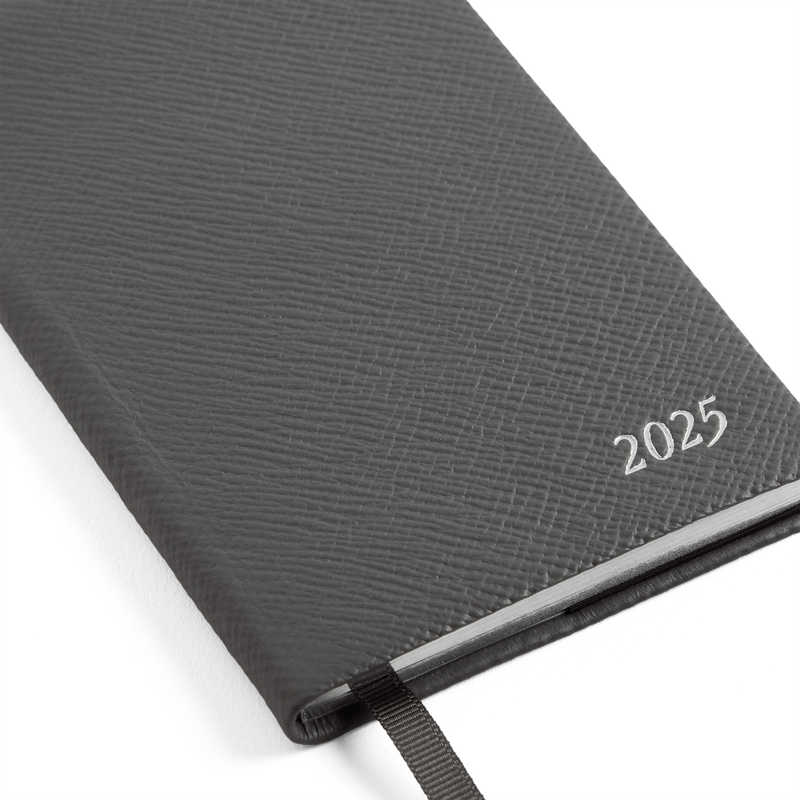 Agenda Panama 2025 con layout settimanale e tasca