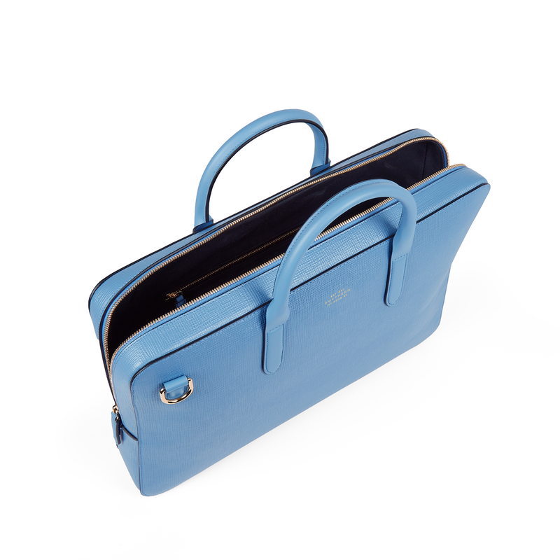 Lightweight Slim Briefcase in Panama