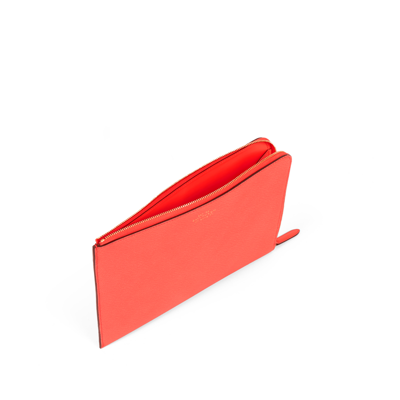 Slim Pouch in Panama