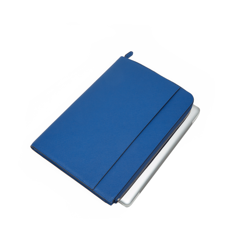 Small Laptop Case in Panama