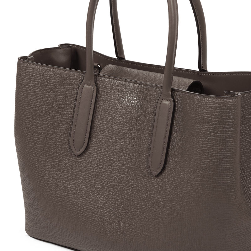 Small Day Tote with Zip in Ludlow