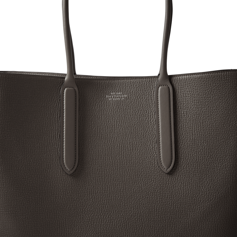 Day Tote with Zip  in Ludlow