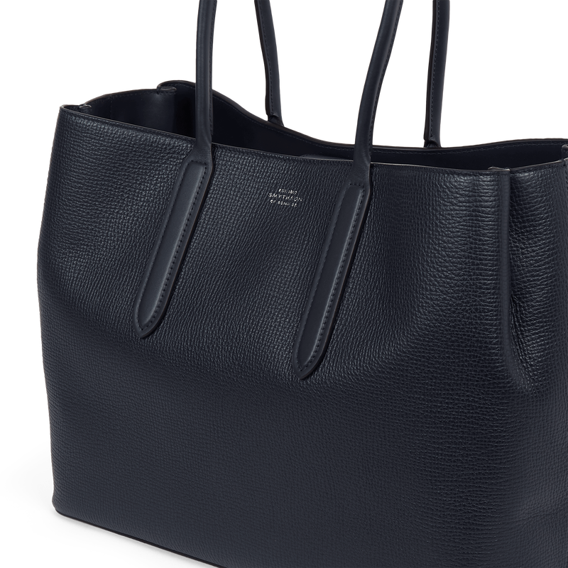 Day Tote with Zip in Ludlow
