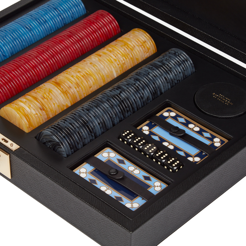 Poker Set in Panama