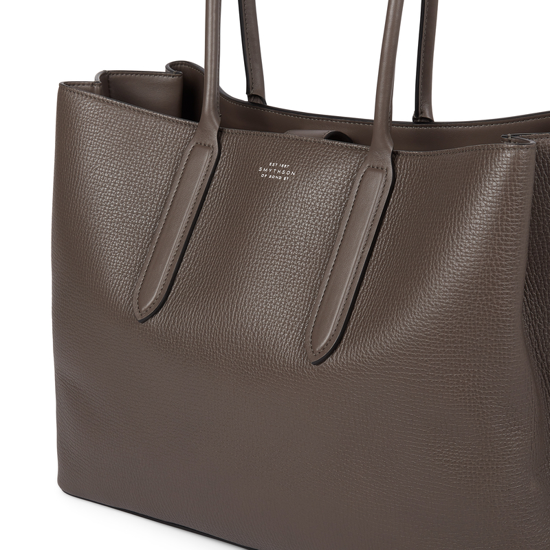 Day Tote with Zip  in Ludlow