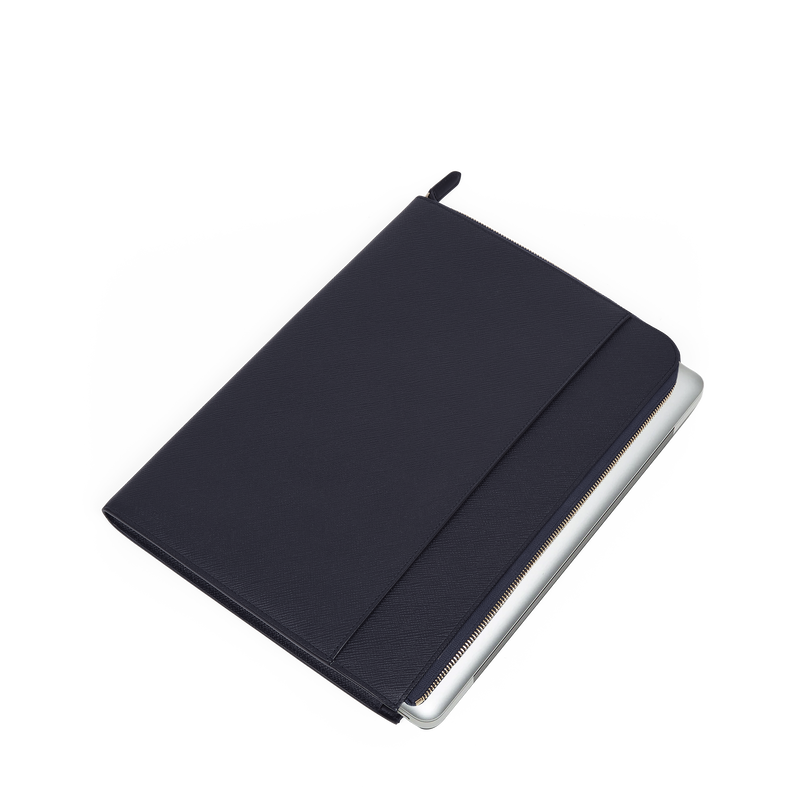 Small Laptop Case in Panama