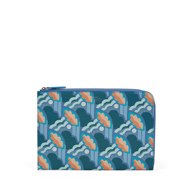 Slim Pouch in Panama