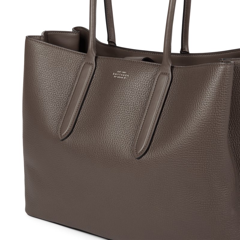 Day Tote with Zip  in Ludlow