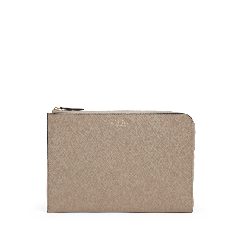 Slim Pouch in Panama