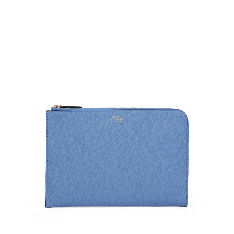 Slim Pouch in Panama
