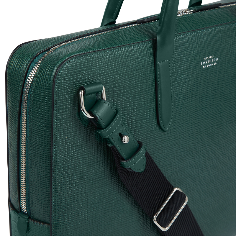 Lightweight Slim Briefcase in Panama