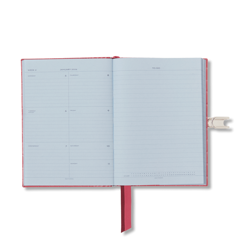 Smythson Agenda Soho 2026 con layout settimanale e chiusura scorrevole in Mara