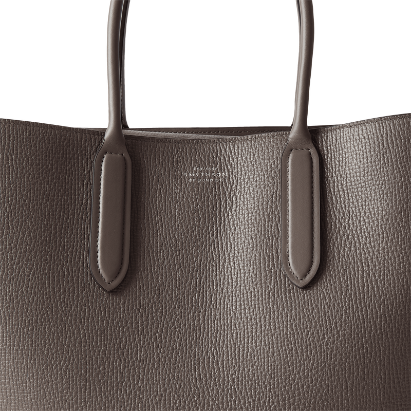 Small Day Tote with Zip in Ludlow