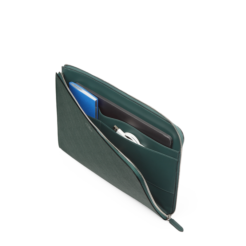 Small Laptop Case in Panama