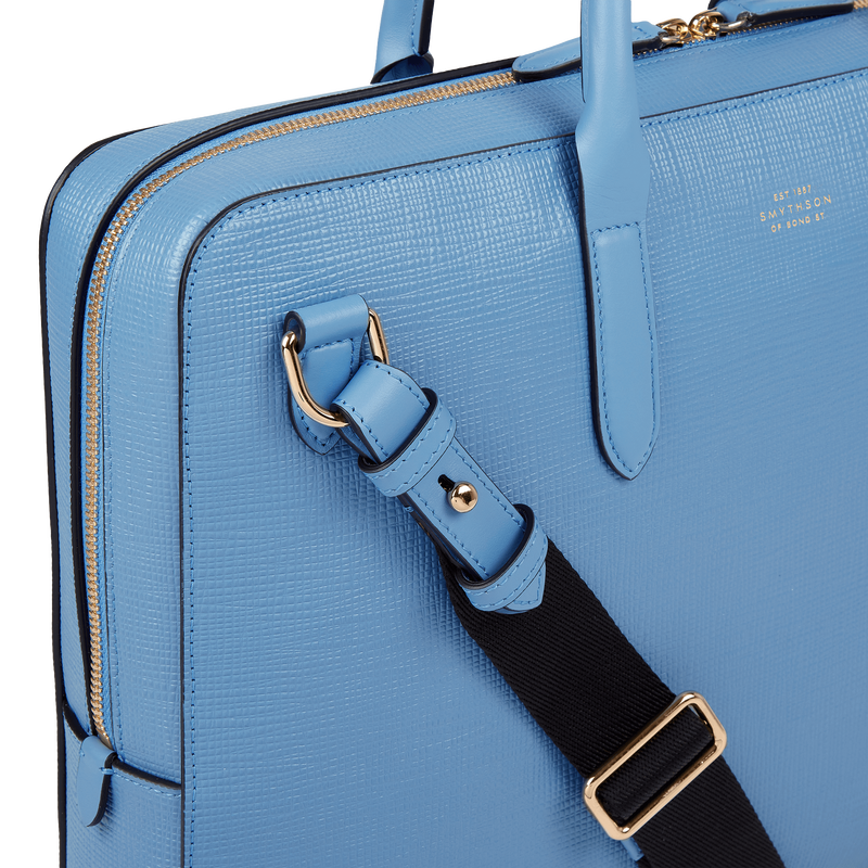 Lightweight Slim Briefcase in Panama