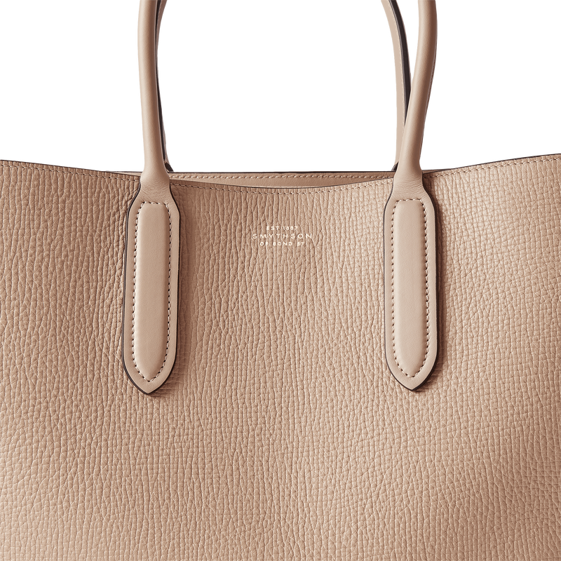 Small Day Tote with Zip  in Ludlow